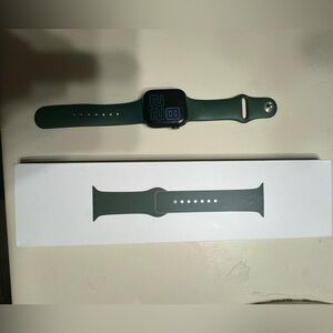 *SOLD Series 7 Apple Watch